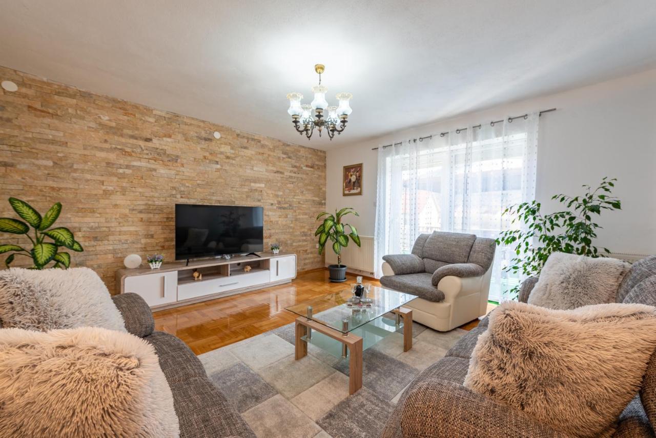 Apartman Toni Gračac Buitenkant foto