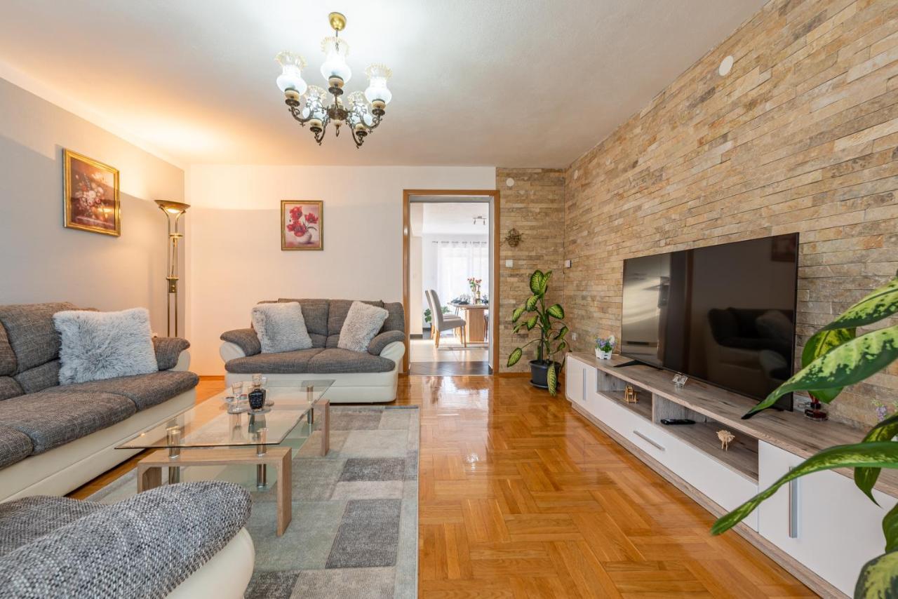 Apartman Toni Gračac Buitenkant foto