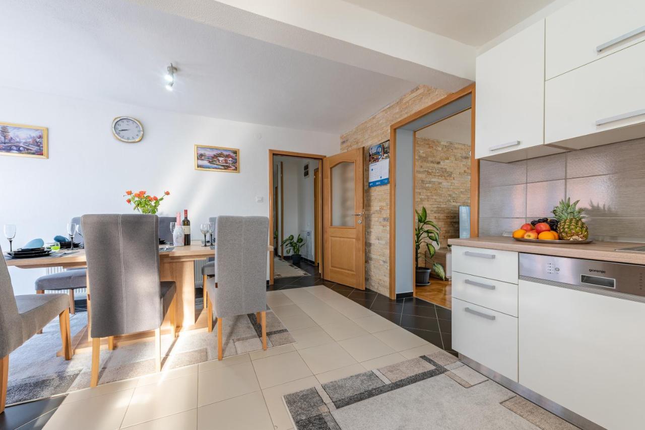 Apartman Toni Gračac Buitenkant foto