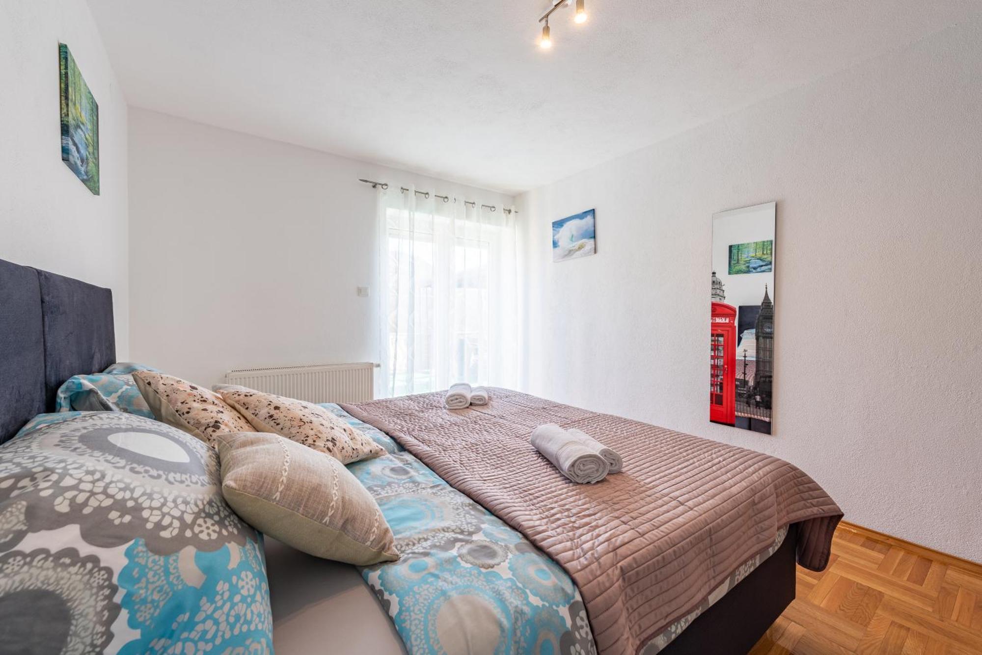 Apartman Toni Gračac Buitenkant foto