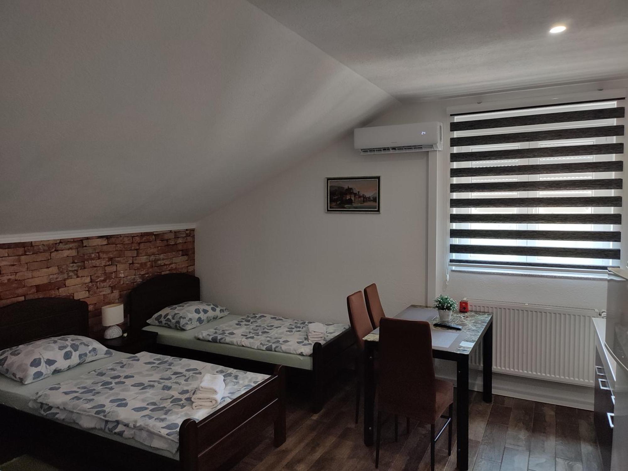 Apartman Toni Gračac Buitenkant foto